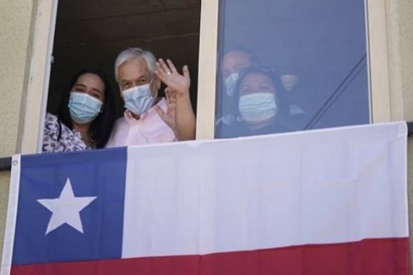 El Presidente no aprende la lección y vuelven a captar a Sebastián Piñera sin mascarilla