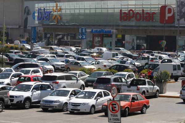 Seremi de Salud prohibió funcionamiento de mall Plaza Norte