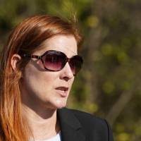 Acusan a mujer por enviar fotos de cuerpo mutilado a funcionaria electoral en EEUU