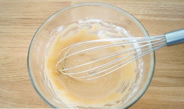 Mezcla bien todos los ingredientes hasta obtener una pasta homogénea