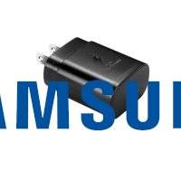 Samsung comenzó a borrar los anuncios donde se burlaba de Apple™ por no obsequiar el cargador
