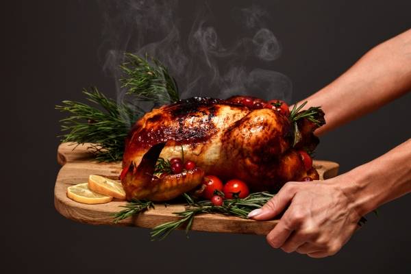 Cena de Año Nuevo: así puedes evitar los malestares por comer de noche