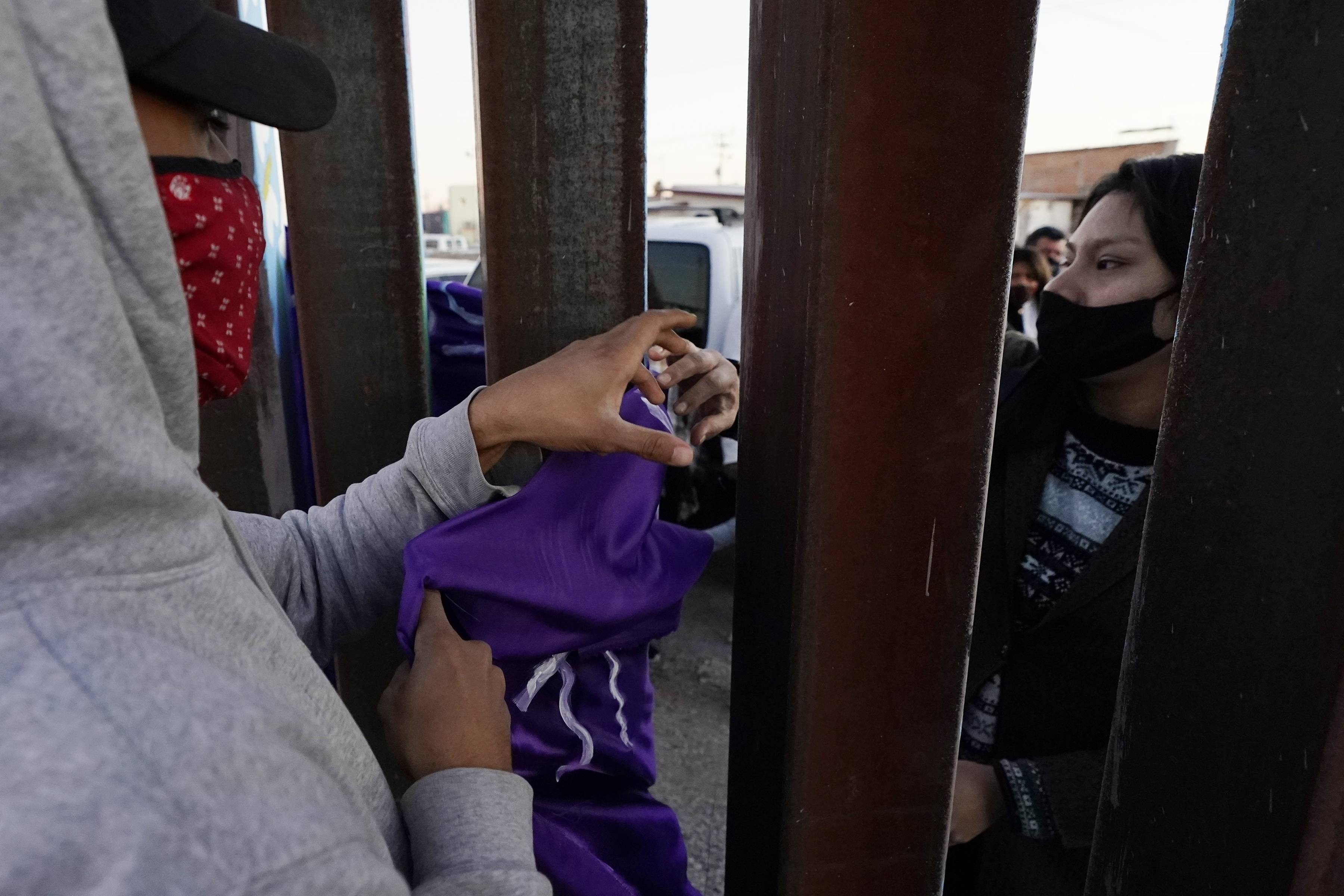 Sin embargo, el ambiente navideño sobrevive. Sin embargo, el ambiente navideño sobrevive.