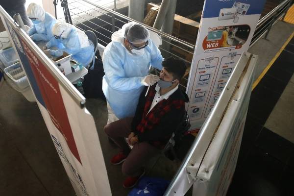 Puerto Montt, Iquique y Los Ángeles encabezan el ránking de comunas con más casos activos según el Minsal
