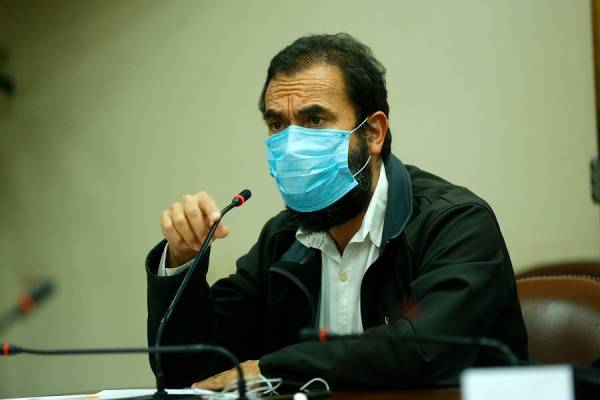 De nuevo Hugo Gutiérrez en el ojo del huracán: pasa a Comisión de Ética por compartir foto trucada de Chile Vamos