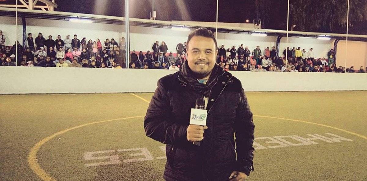 Ellos explotan las redes sociales para narrar partidos amateur