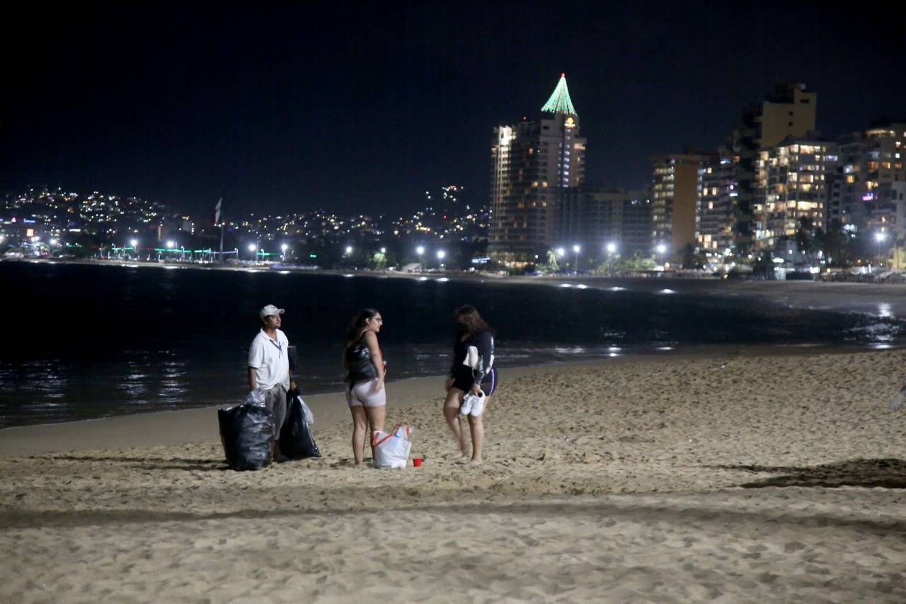 Desalojan playas de Acapulco por nuevas medidas sanitarias
