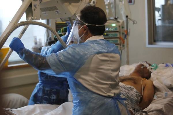 Las peores cifras desde julio: 3.022 nuevos contagios de coronavirus en Chile