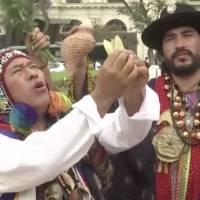 Chamanes peruanos realizan ritual y predicciones para el 2021