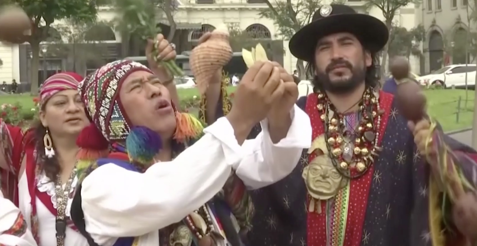 Chamanes peruanos realizan ritual y predicciones para el 2021