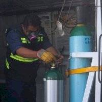 Instalan en CDMX dos estaciones gratuitas de recarga de tanques de oxígeno