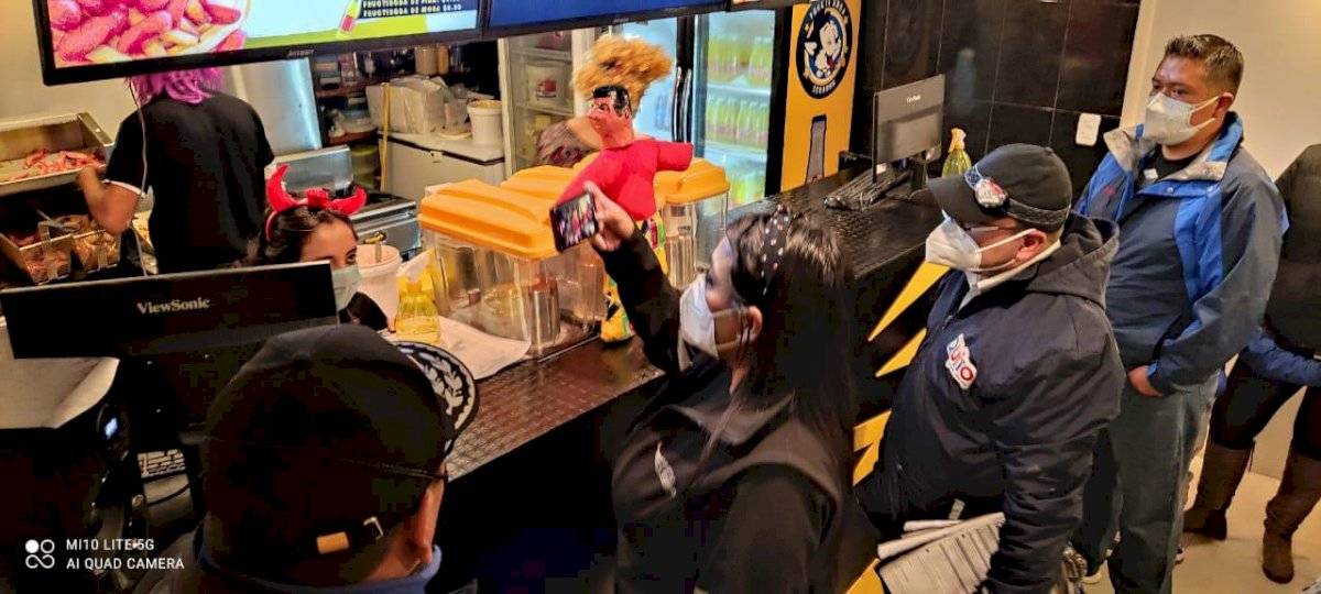 Clausuran local de comida rápida en el norte de Quito