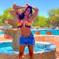 Larissa Riquelme inicia el 2021 luciendo cuerpazo