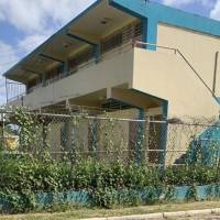 Denuncian que escuelas cerradas se utilizan como galleras, vertederos y establos
