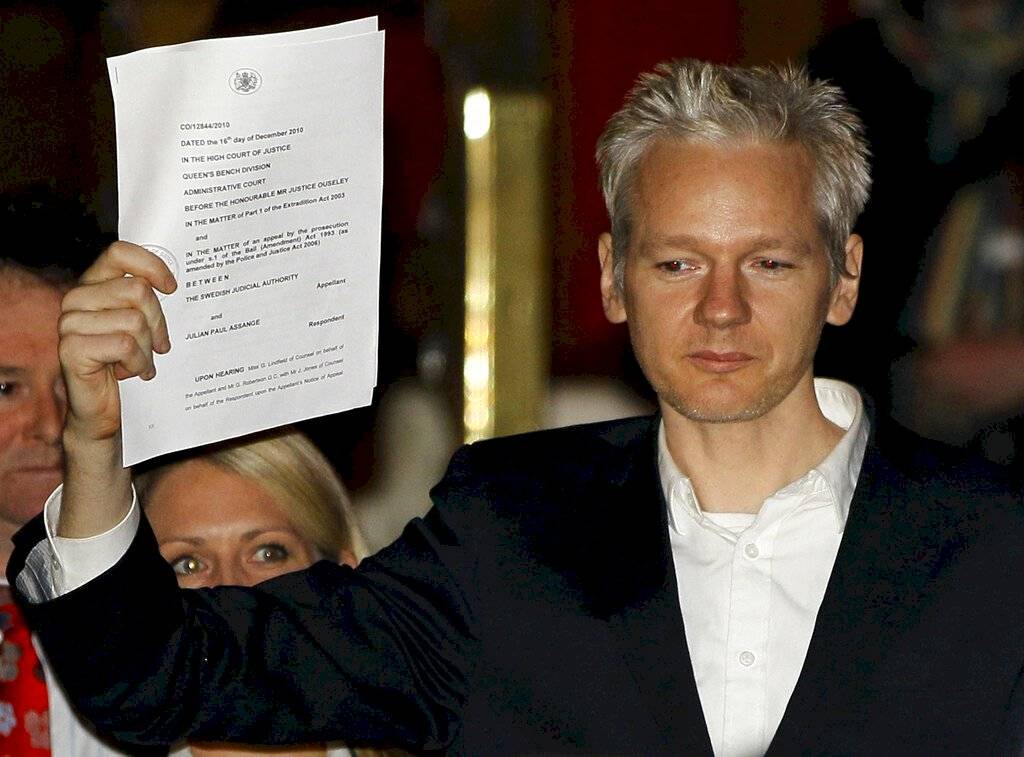 El presidente de México ofrece asilo político a Julian Assange