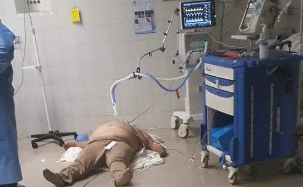 Se viraliza paciente en el piso de un hospital de la CDMX