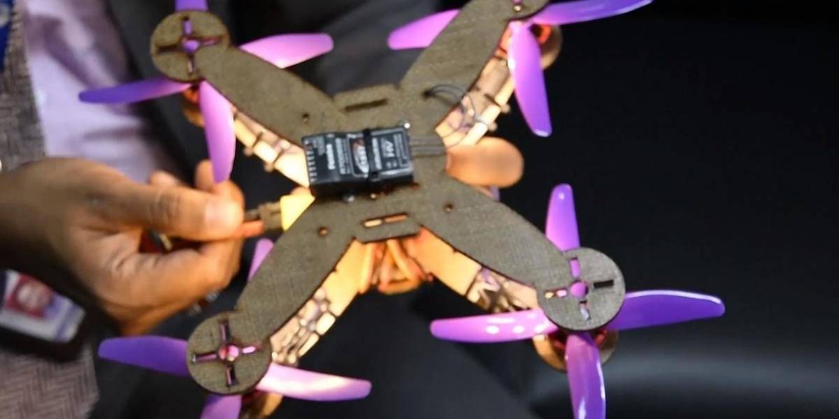 Investigadores de Malasia convierten desechos de cultivos de piña en partes de drones