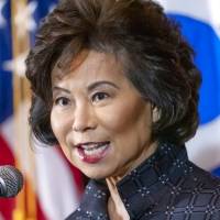 Renuncia la secretaria de transporte de Estados Unidos
