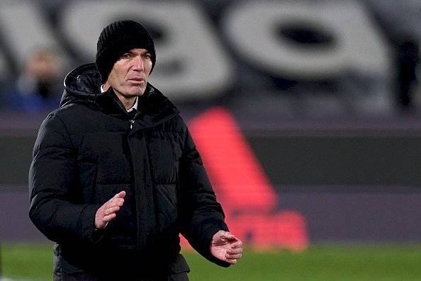 Zinedine Zidane está aislado tras contacto con persona con covid-19