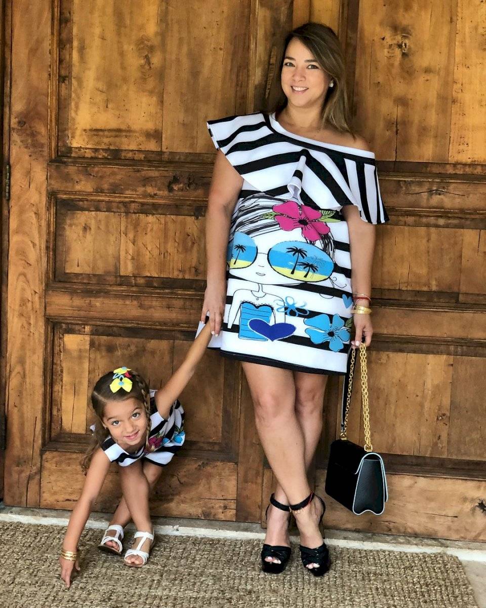 Adamari López y su hija Alaïa se visten iguales con mini vestido “Baby Playa” y son la inspiración para una mamá