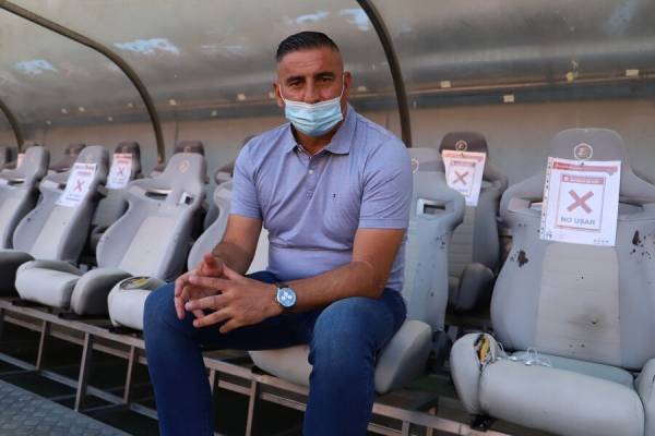 Jaime García, DT del Ñublense campeón: "Podría haber estado dos semanas en cama, pero tenía la necesidad de contarles mi historia a los jugadores"