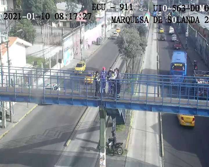 Tres personas intentaron suicidarse en distintos puentes de Quito este fin de semana