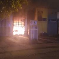 Incendian casa en Celaya y mueren tres adultos y un bebé de un año