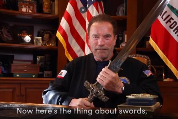 Arnold Schwarzenegger compara asalto al Capitolio con el nazismo y envía mensaje a Trump empuñando la espada de "Conan"