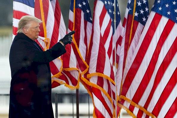 El duro golpe que sufre Twitter tras la suspensión a la cuenta de Donald Trump