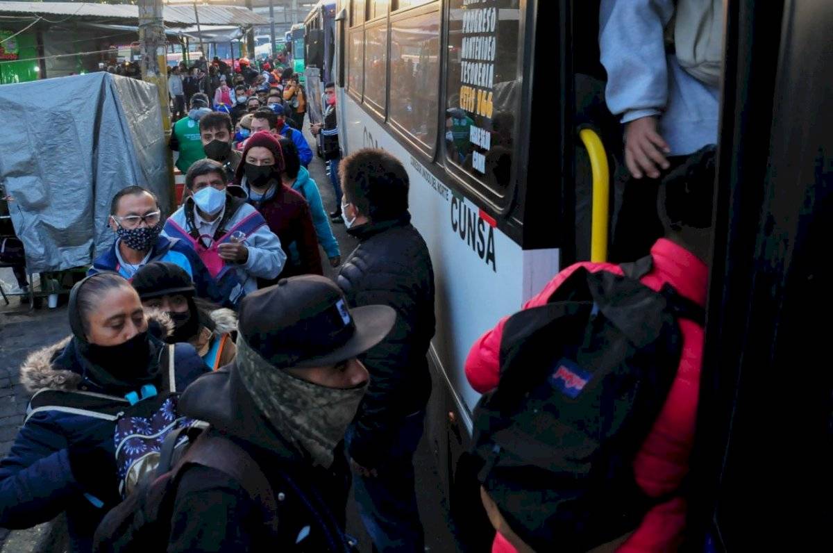 Aglomeraciones servicio alterno al Metro.