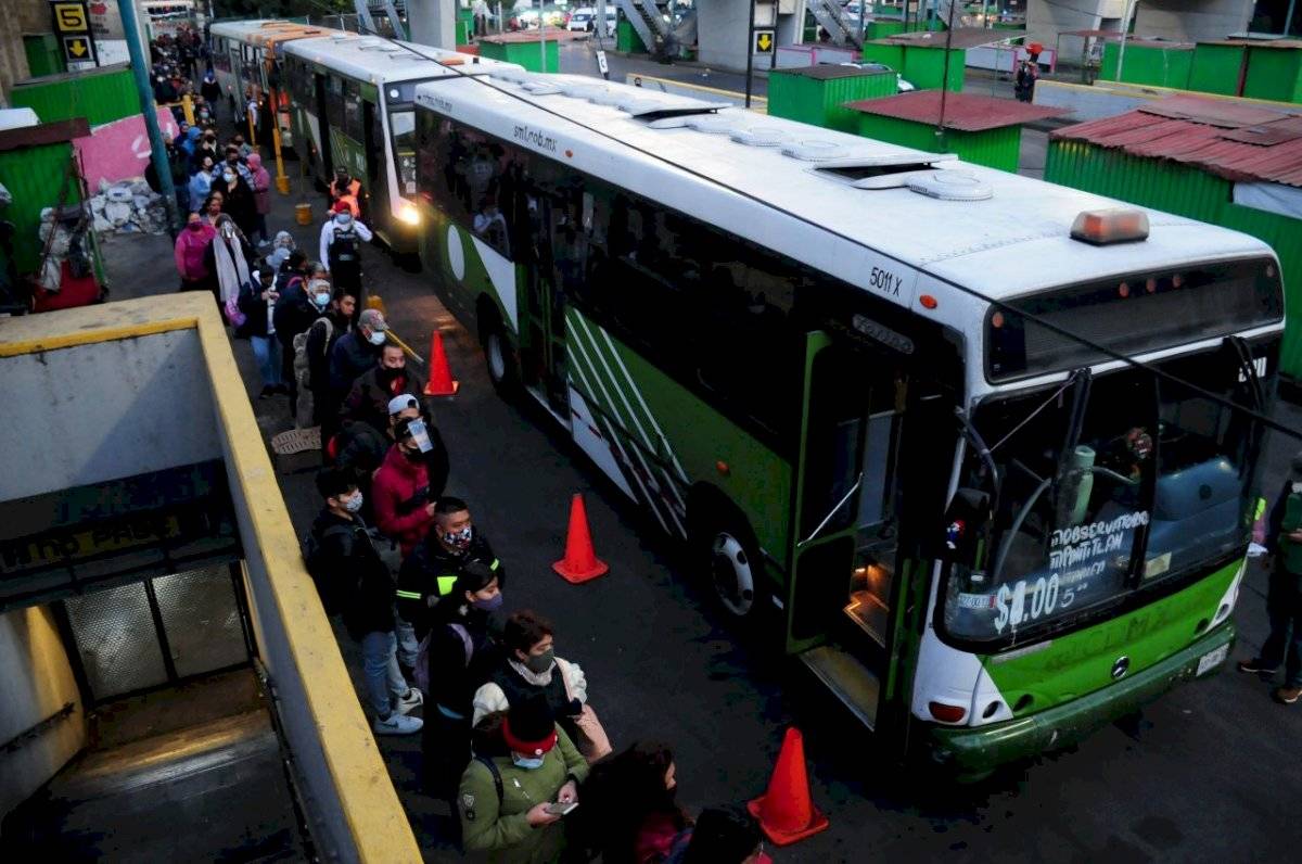 Aglomeraciones servicio alterno al Metro.