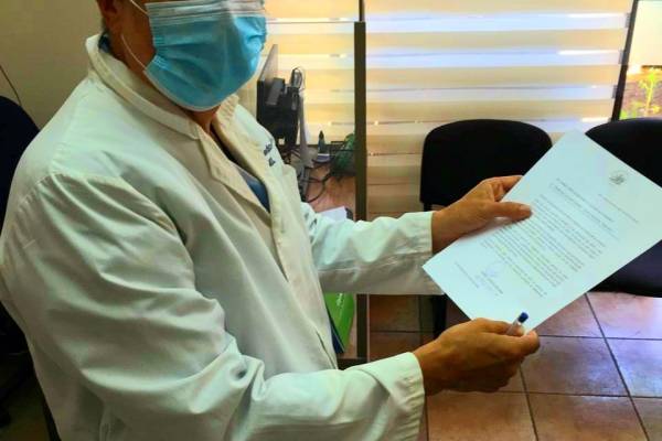 Zapallar no para: ahora denuncian a alcalde por no usar mascarilla y no respetar distanciamiento en actividad