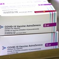 Unión Europea evalúa vacuna de Oxford-AstraZeneca contra el COVID-19
