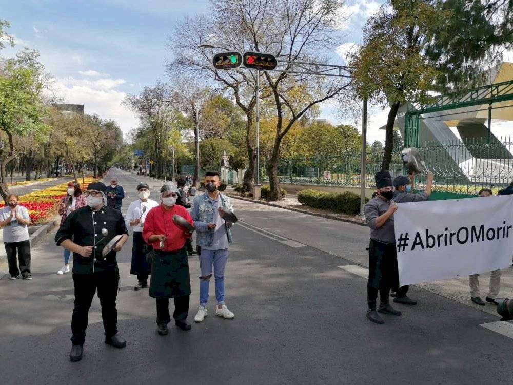 Cacerolazo de restaurantes en la Ciudad de México
