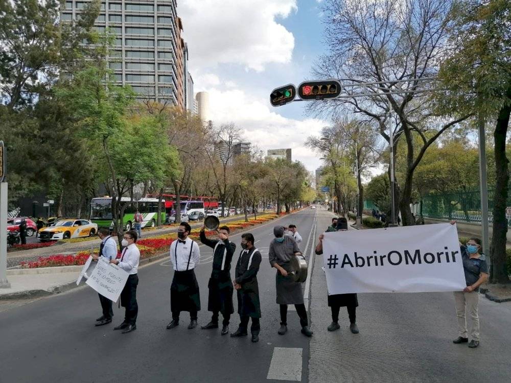 Cacerolazo de restaurantes en la Ciudad de México