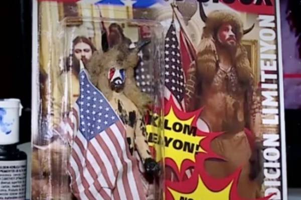 Para coleccionistas: fabrican juguete del "vikingo" que participó en el asalto del Capitolio de Estados Unidos