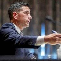Renuncia el secretario de Seguridad Nacional de Estados Unidos