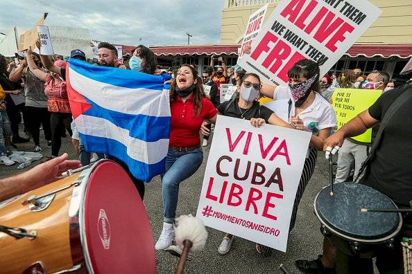 Cuba tacha de "hipócrita" su regreso a lista de patrocinadores del terrorismo