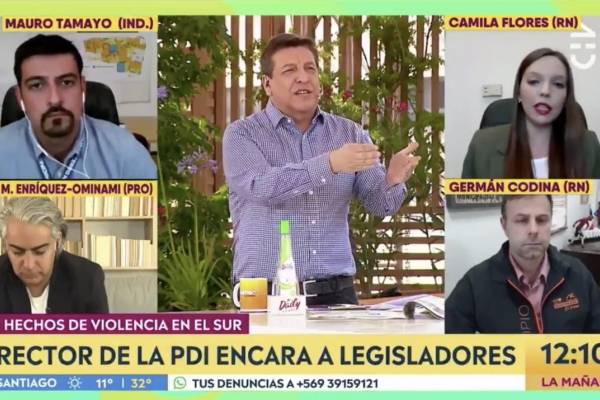 JC Rodríguez protagonizó un nuevo round con Camila Flores: "Bienvenida a Chile diputada ¿andaba afuera?"