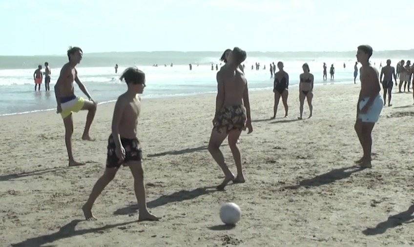 Ordenan restricciones en zonas playeras de Argentina
