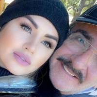 Con unas vacaciones y flores, Vicente Fernández Jr y su novia la "Kim Kardashian mexicana" celebran sus 9 meses de noviazgo