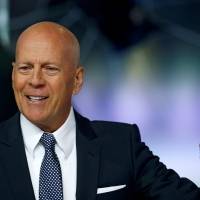 Expulsan a Bruce Willis de una farmacia por negarse a usar mascarilla