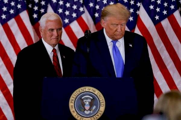 Vicepresidente Mike Pence rechaza invocar la Enmienda 25 para destituir a Donald Trump