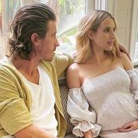 Emma Roberts acuna a su bebé en sus brazos en primera imagen compartida con sus fanáticos