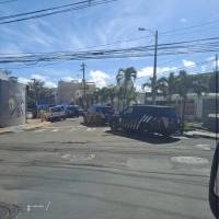 Policía continúa amplio operativo en residencial Llorens Torres
