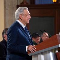 Acusa AMLO a DEA de fabricar delito a Cienfuegos; respalda exoneración