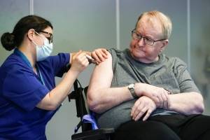 Vacuna contra el coronavirus provoca algunas muertes en Noruega