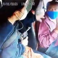 ¡Lamentable! Captan robo a conductor de transporte público en Puebla