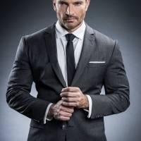 Julián Gil va contra los esquemas machistas en la pantalla