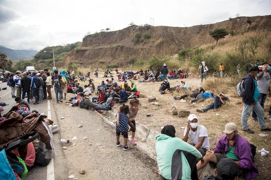El Gobierno de Guatemala bloqueó este domingo con el uso de la fuerza el paso de una caravana compuesta por alrededor de 6.000 hondureños